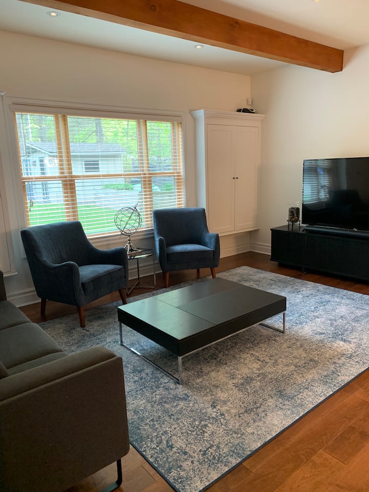 Luxury Waterfront Cottage on Lake Muskoka! - Cottages for Rent in  Gravenhurst, Ontario, Canada - Airbnb