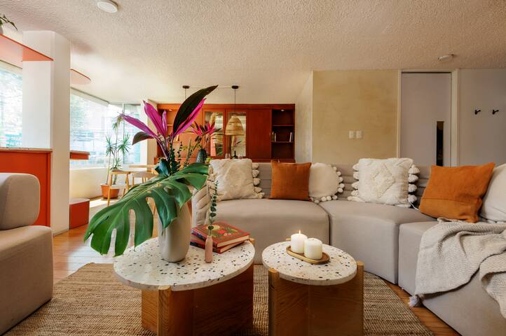 Classy Stay with Private Patio, Near the Parks gallery image 3