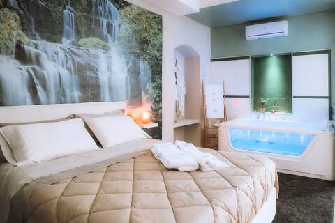 The mini sauna and hot tub suite cuddles