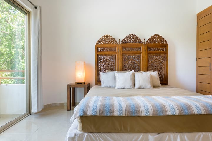 Pili BR, Kitanda cha Mfalme, Ac, shabiki, roshani,