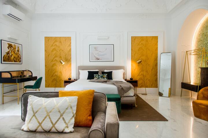 The Marble House Naples – Luxury Apartment gallery image 5