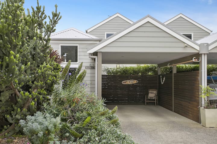 Boat House Villa 2 – Central Barwon Heads