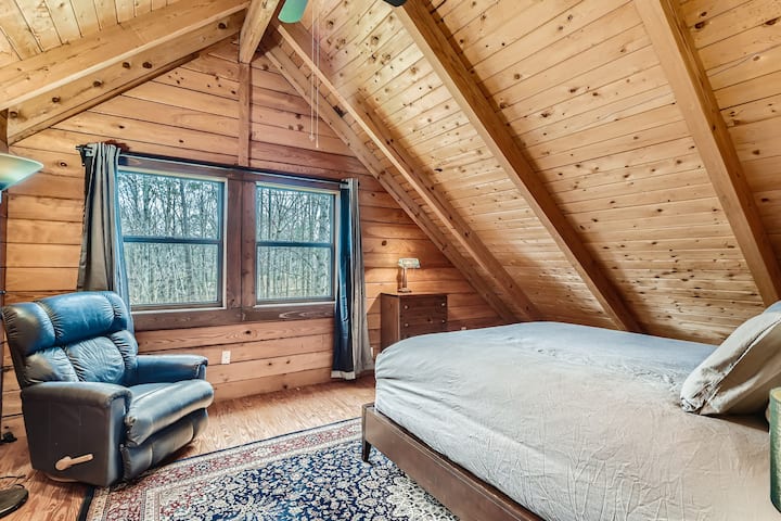 Third Bedroom (upstairs)