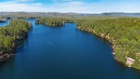 Waterfront 5 Bed, 3 Full Bath Cottage on Farm Lake