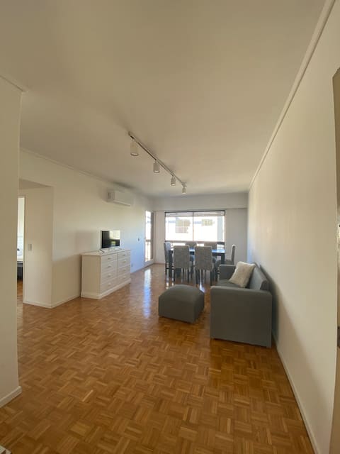 Popular Airbnb listing: Comfortable apartment. in Partido De Vicente López
