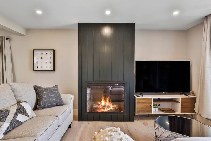 Walk to Beach – 6 bedrooms – 4 bathrooms- Fits 14 gallery image 4