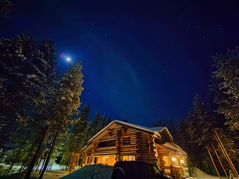 Beautiful 8 Bedroom Kelo Log Cabin in Levi