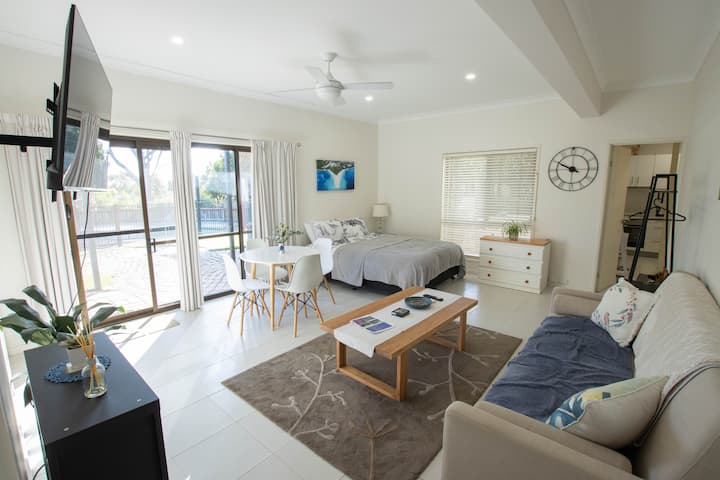 Resort Like Living On Acreage - Brisbane