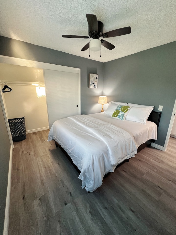 Bedroom 3, with 1 queen bed