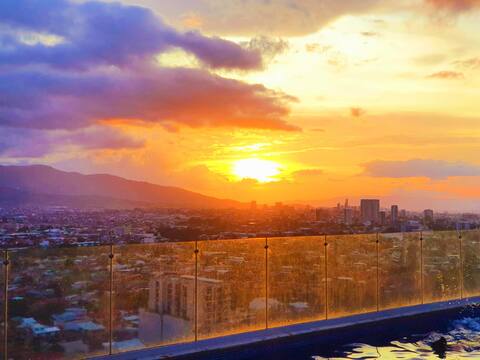 Amazing View at 20th SJO Floor Loft! Parking&Pool
