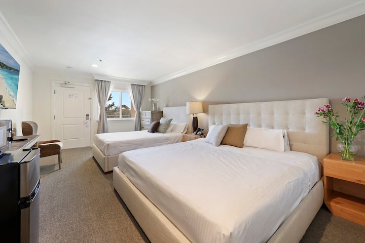 Upper Floor Family 2 Rooms  #21213 - Azusa, CA