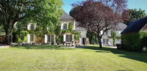 Family House: Pool/Tennis/Pétanque