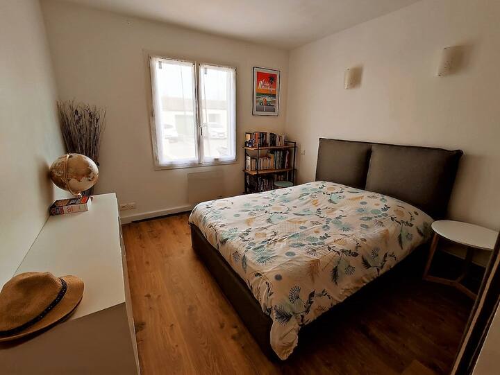 חדר שינה בקומת הקרקע 