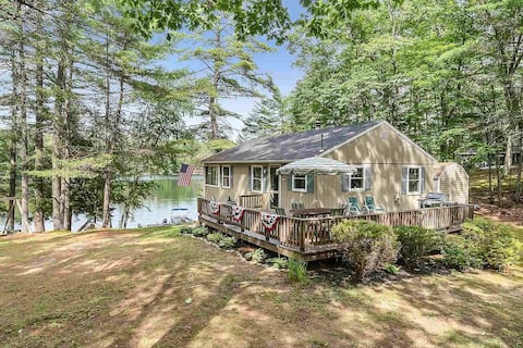 Updated waterfront 3bd/2ba on Balch Lake