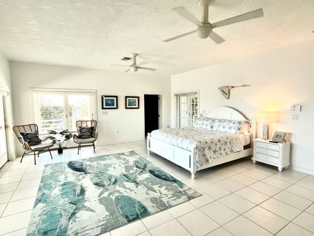 ห้องชุดใหญ่ชั้น 3 ขนาดใหญ่พร้อมสำนักงานระเบียงส่วนตัวและห้องน้ำขนาดใหญ่