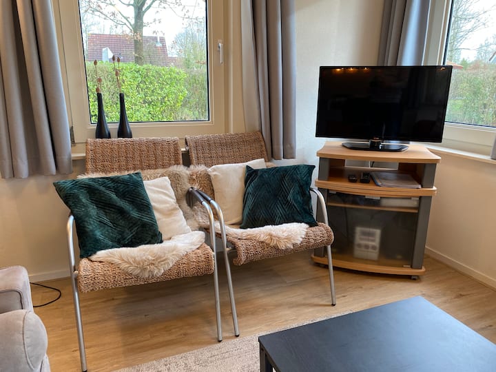Landelijk Genieten: Modern Comfort In Rust. - Frise