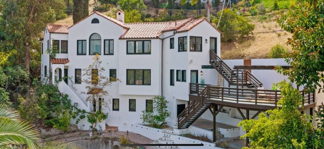 Private Modern Estate- Incredible LA City Views!