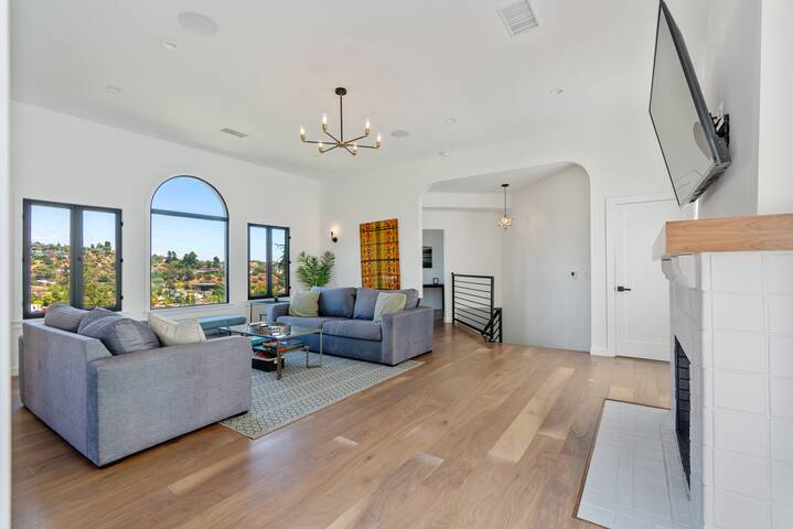 Private Modern Estate- Incredible LA City Views! gallery image 5