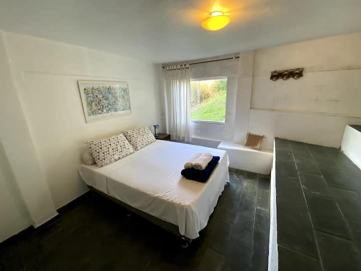 Chumba na kitanda cha wanandoa