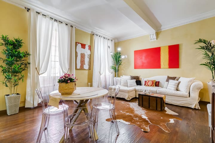 Piazza Di Spagna Fabulous and Cozy Apartment