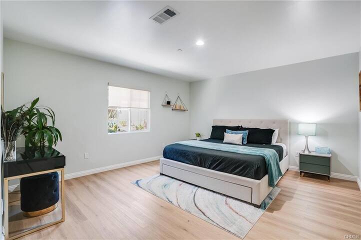 Salt Water Pool Over look Rocky Mountain View gallery image 2