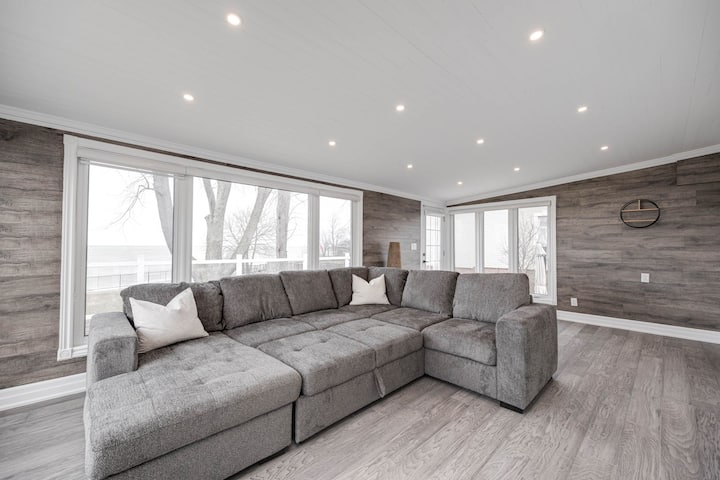 Private Waterfront Paradise Home On Lake Ontario! - Grimsby