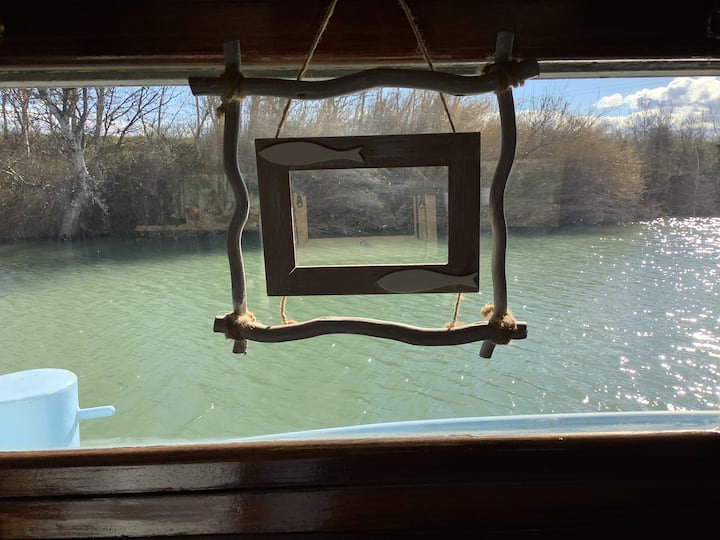 Péniche Match - Pont Van Gogh Arles - Camargue