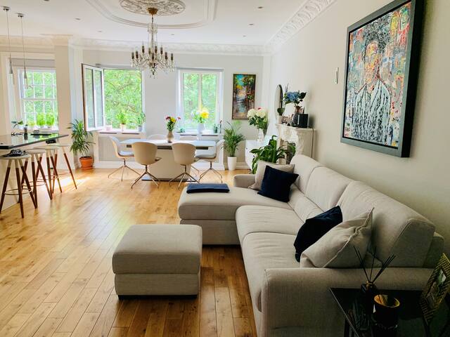 Premium two bedroom flat in Bayswater