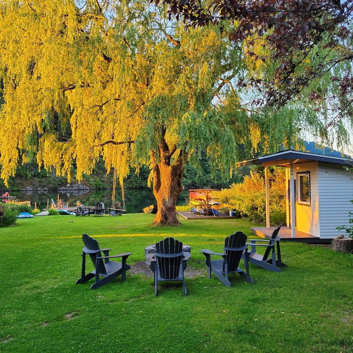 Beautiful Lakehouse on Lake Errock with sauna Cottages for Rent in