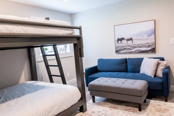 غرفة نوم 4 بسرير بطابقين