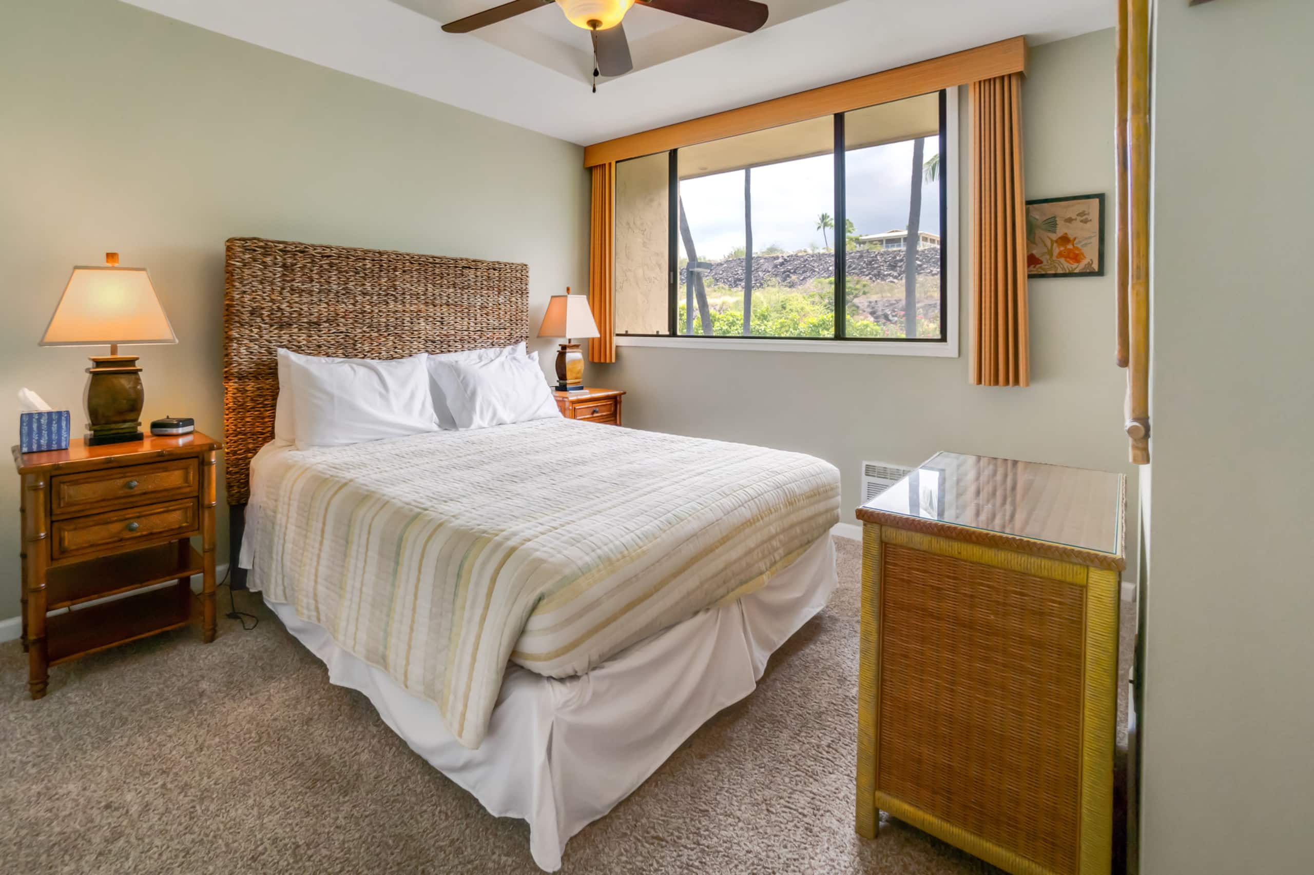 Condo in Kailua-Kona · ★4.71 · 2 bedrooms · 2 beds · 2.5 baths - Image 16