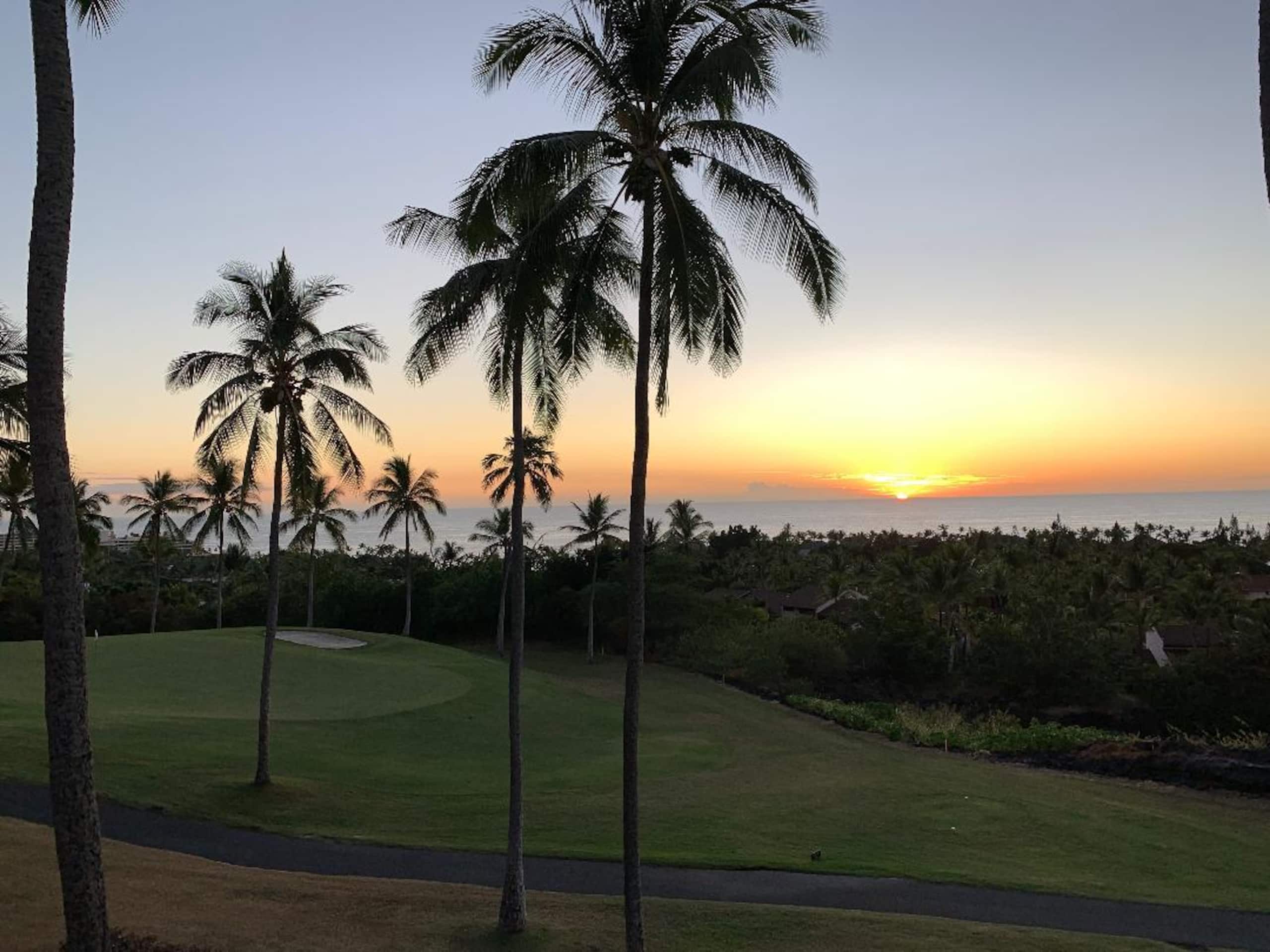 Condo in Kailua-Kona · ★4.71 · 2 bedrooms · 2 beds · 2.5 baths - Image 54