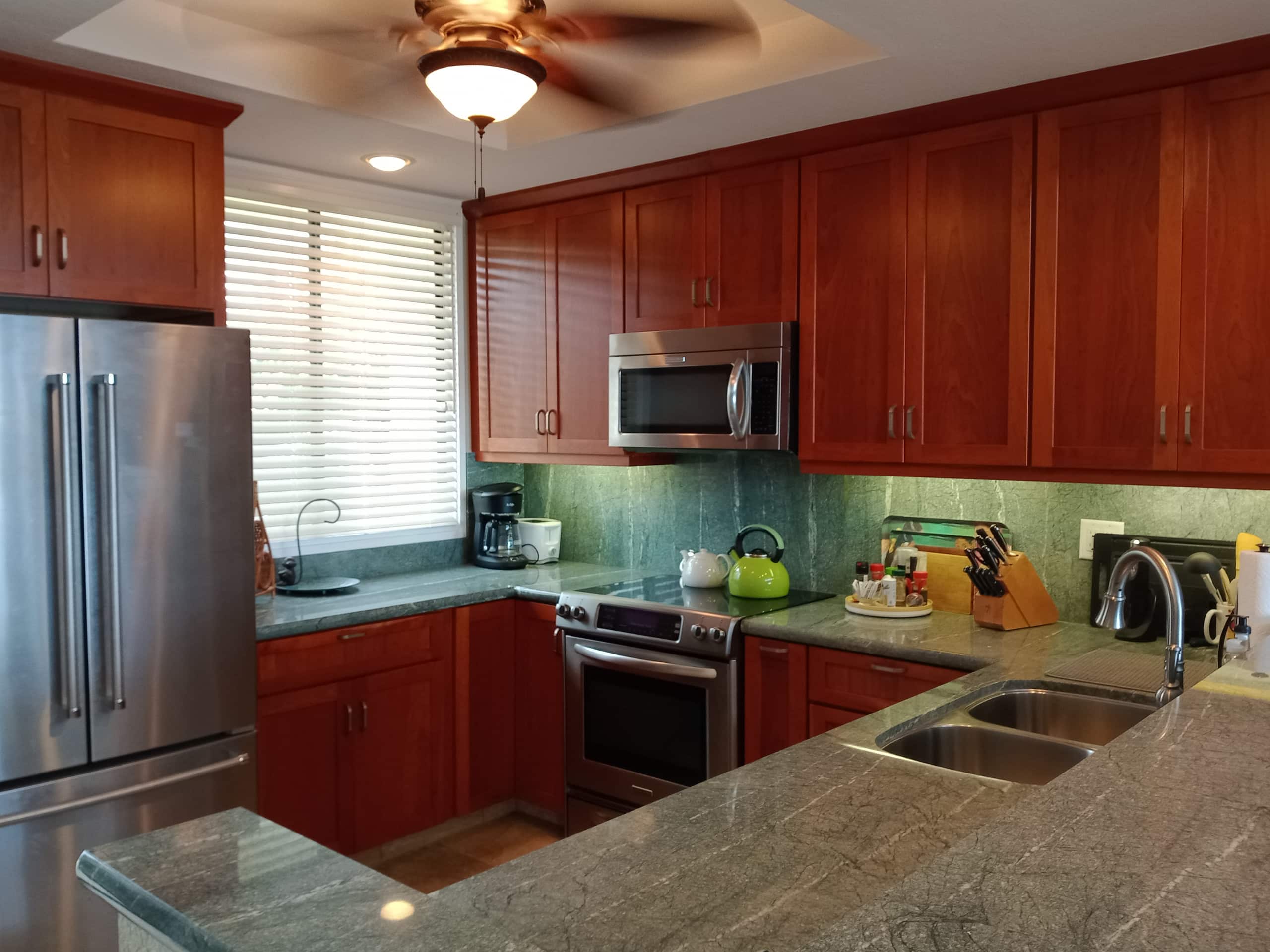 Condo in Kailua-Kona · ★4.71 · 2 bedrooms · 2 beds · 2.5 baths - Image 9