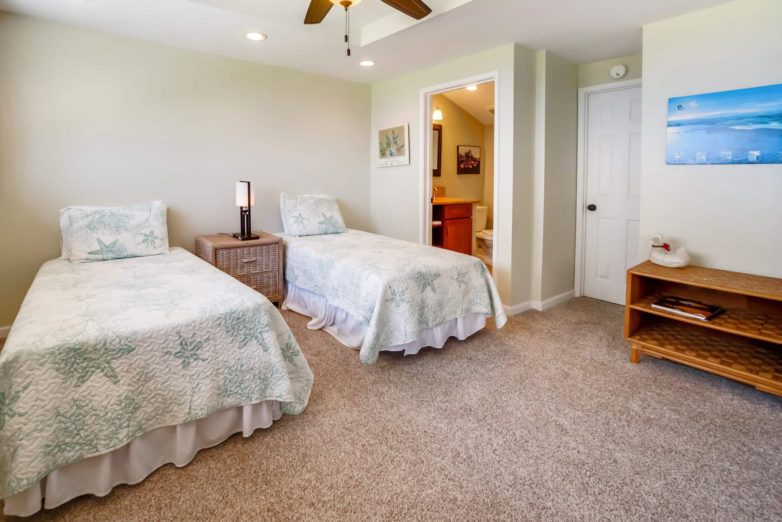 Condo in Kailua-Kona · ★4.71 · 2 bedrooms · 2 beds · 2.5 baths - Image 19