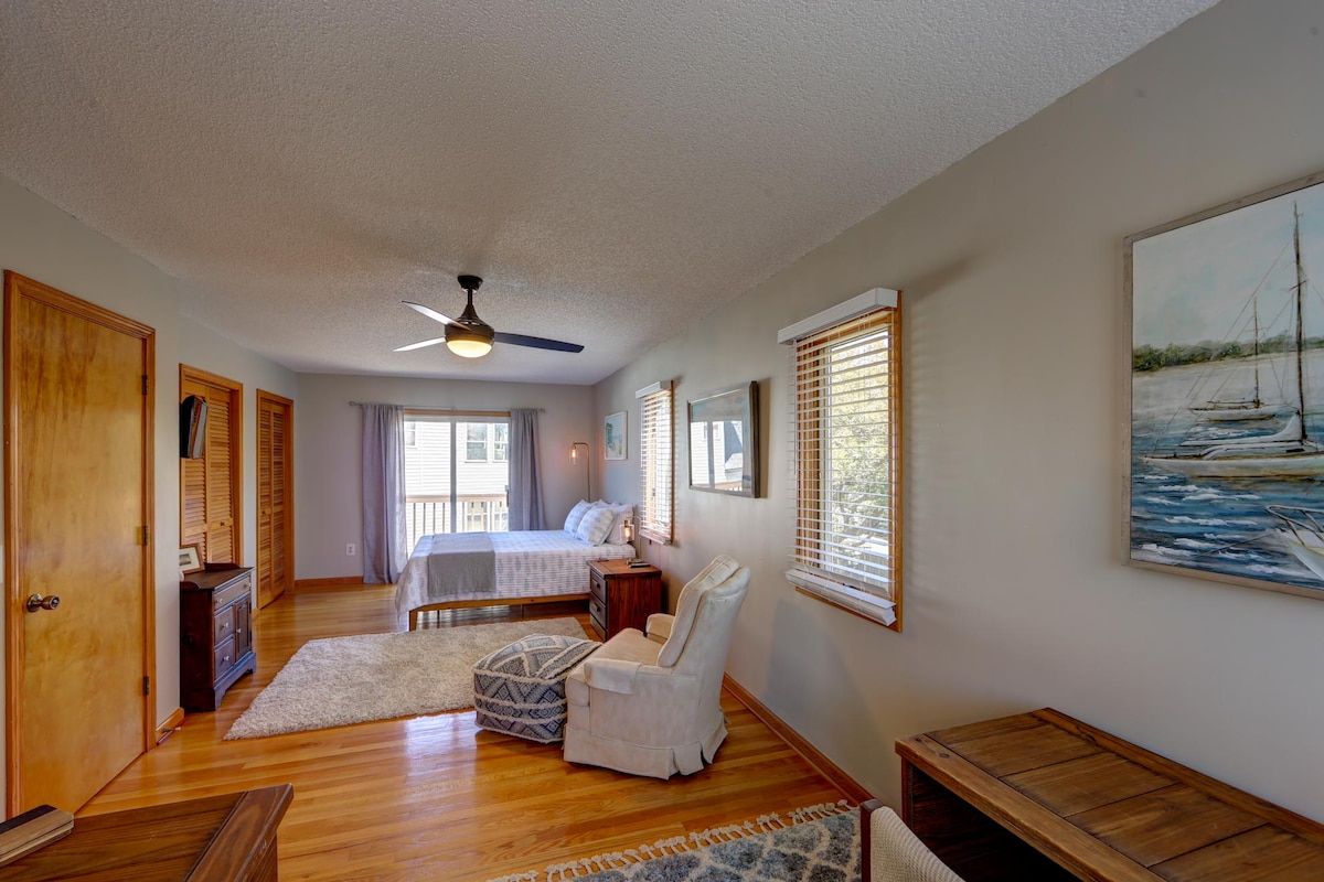 Dormitorio tamaño queen, segundo piso