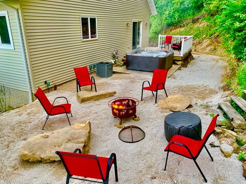 Scenic Valley Lodge- HOT TUB & Pool!