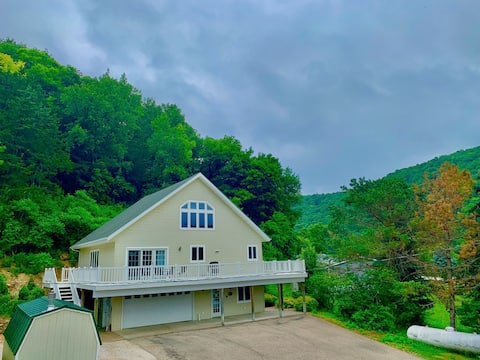 Scenic Valley Lodge- HOT TUB & Pool!