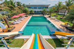 Palm+paradise-+pet-friendly%2C+pool%2C+water+slides