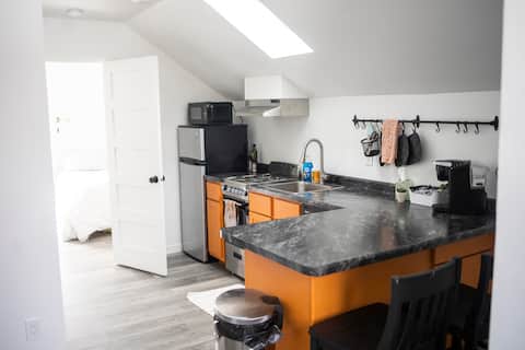 "Copper Trails" Lovely Private Rental Unit