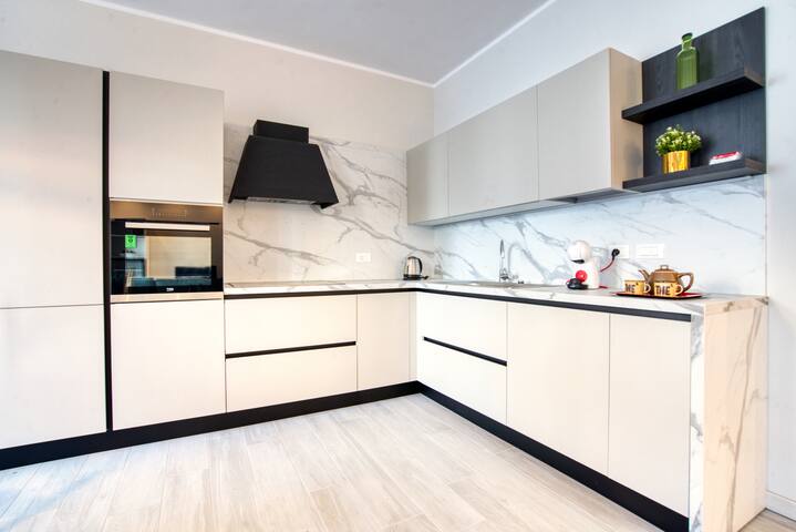 Janas: elegante trilocale per 5 in zona centrale gallery image 3