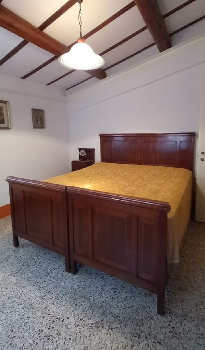 DVOJPOSTEĽOVÁ IZBA 2
DVOJLÔŽKOVÁ IZBA Č. 2