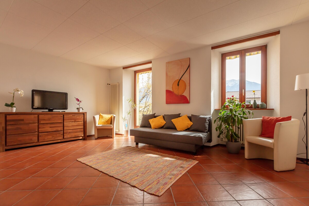 Top performing Airbnb: Beautiful apartment with terrace and lake view in Minusio