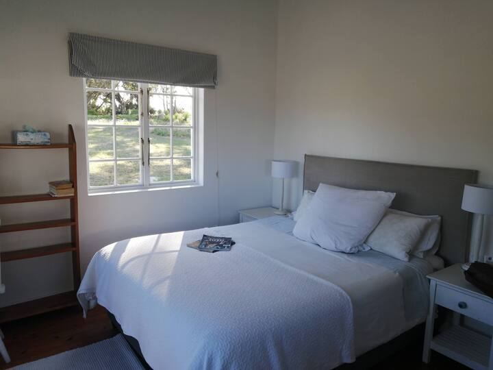 Საწოლი 152 × 203 სმ