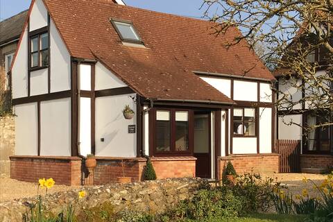 Rural Cottage with Stunning Views of the Downs