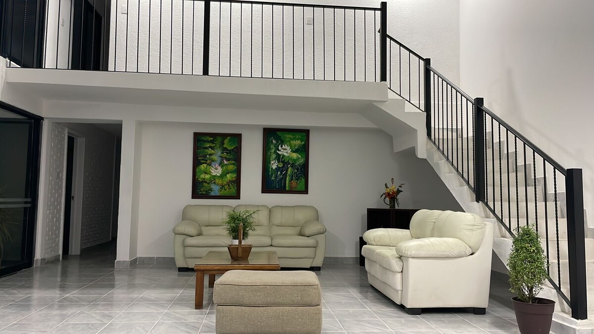 Top Airbnb: Beautiful Villa Tabasco - Solar Heated Pool in Cuernavaca