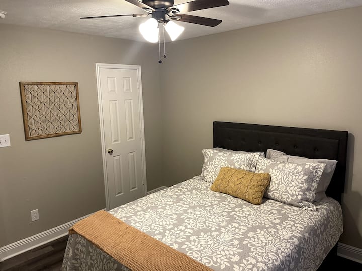 2. spavaća soba ima bračni krevet (160x200)!