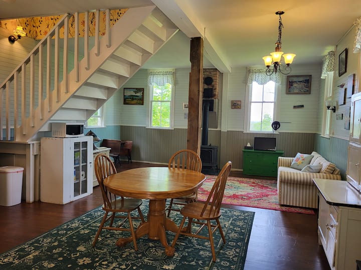 School House Retreat At Hemlock Ridge Farm - Bath, NY