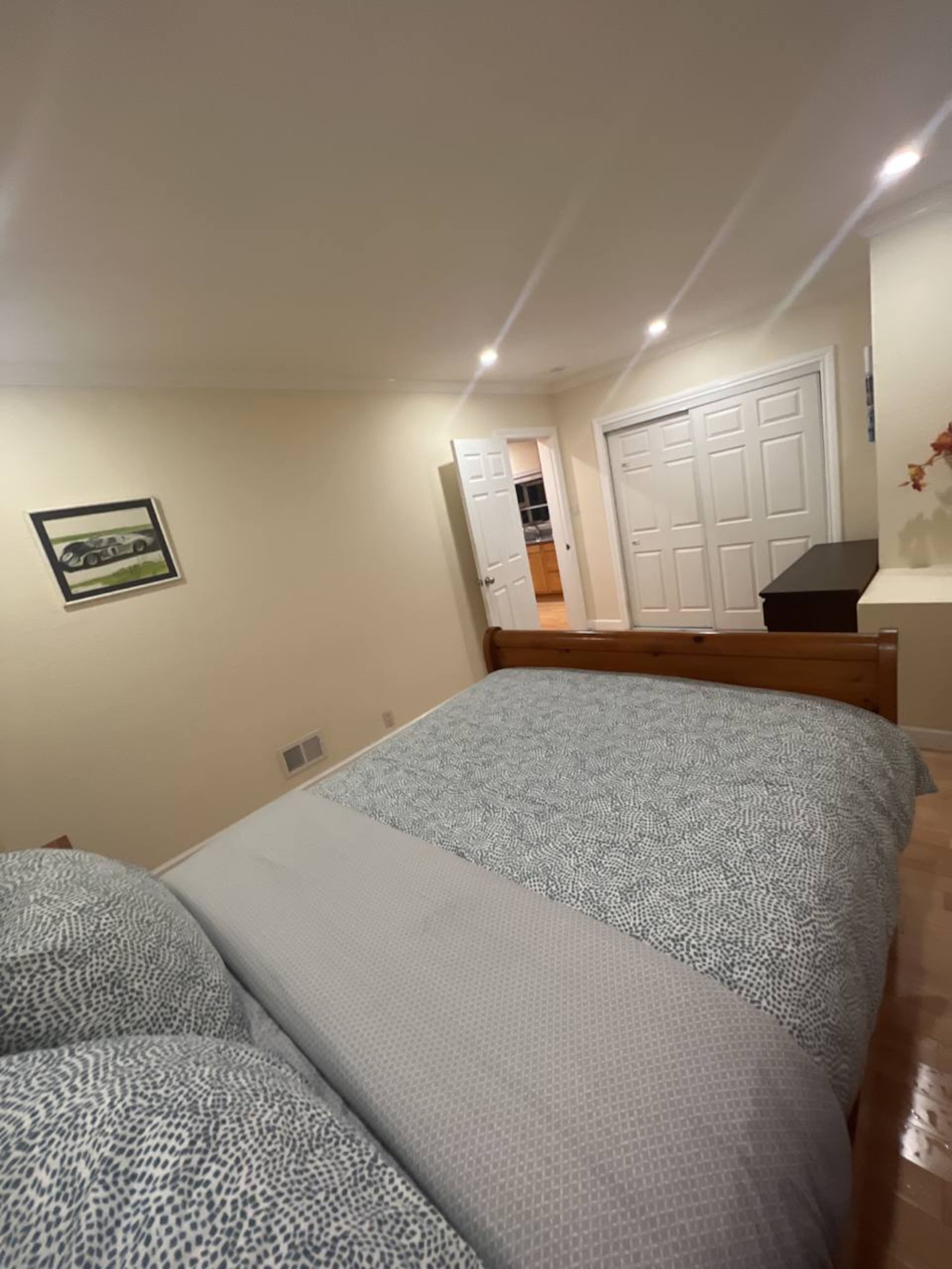 Home in San Francisco · ★4.82 · 3 bedrooms · 4 beds · 1 bath - Image 8