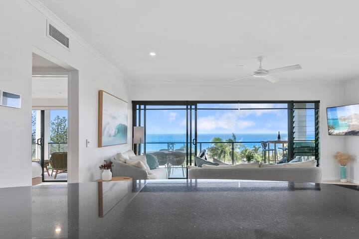 Ocean Viewpoint: Stunning Sunshine Beach Views gallery image 2