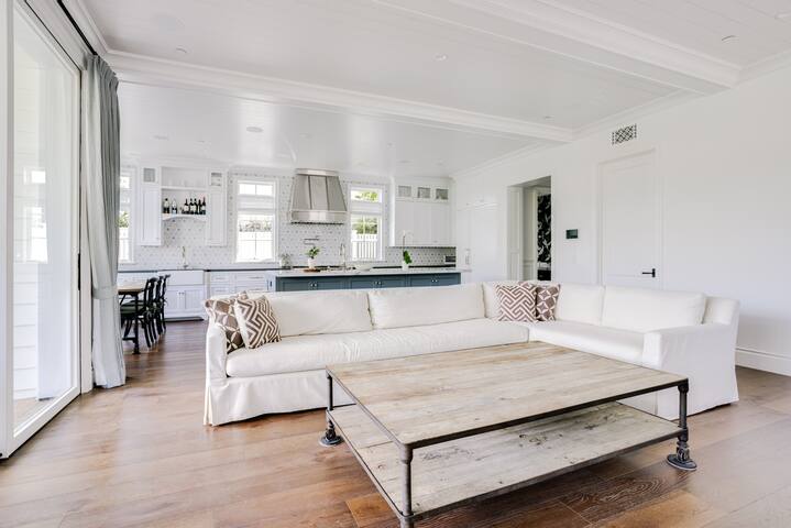 Casa dei Sogni-Brand New 5200 sq ft-3 level home gallery image 5